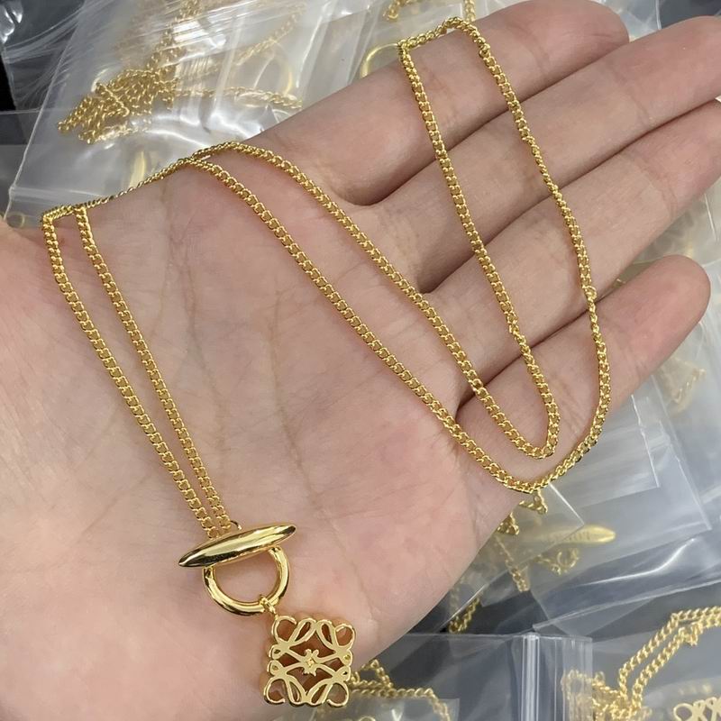 Loewe necklace 03lyx15